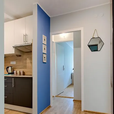 Krzywon 8 * Varsó
