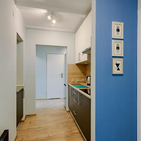 Super A. Krzywoń 8 * Warszawa