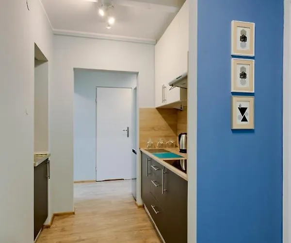 Super A. Krzywoń 8 * Warszawa